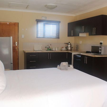 Mbopha Guest House Ulundi Eksteriør bilde