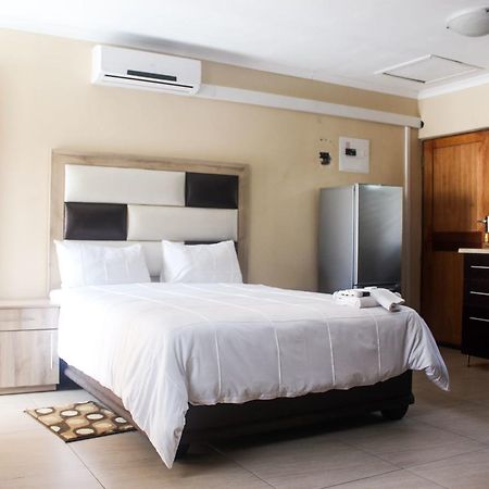 Mbopha Guest House Ulundi Eksteriør bilde