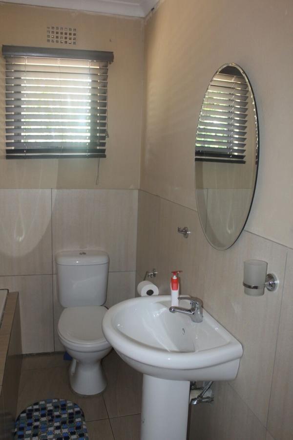 Mbopha Guest House Ulundi Eksteriør bilde