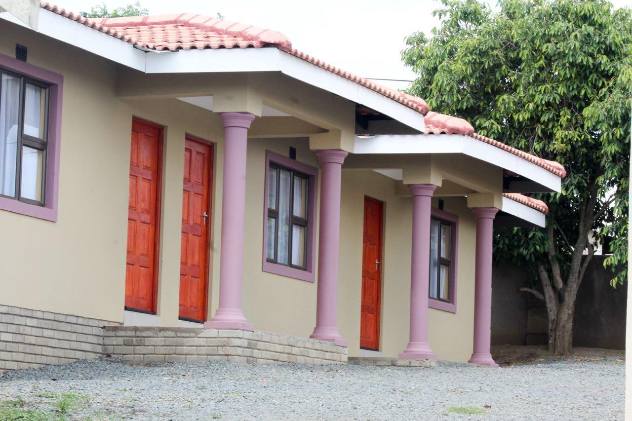 Mbopha Guest House Ulundi Eksteriør bilde