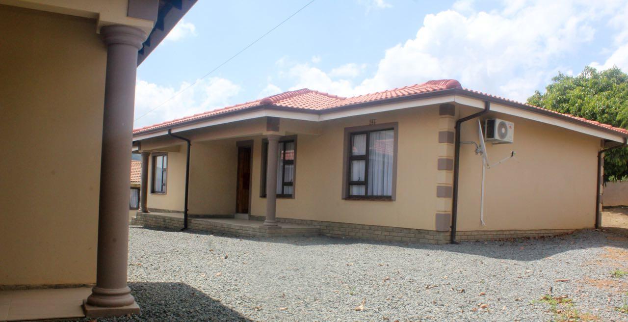 Mbopha Guest House Ulundi Eksteriør bilde