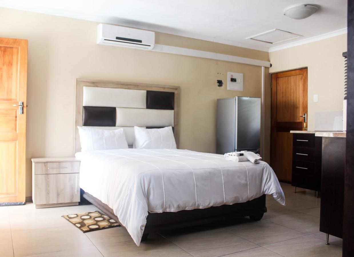 Mbopha Guest House Ulundi Eksteriør bilde